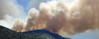 Picture of wildfire, plane over mountain. Courtesy of Pixabay.com. Picture of wildfire, plane over mountain. Courtesy of Pixabay.com.